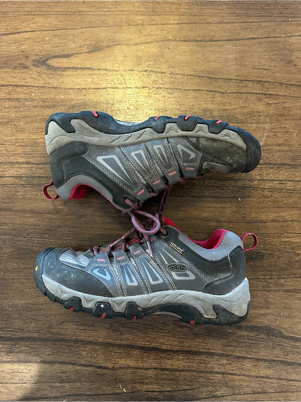 KEEN Women's Gray & Pink Low Hiking Shoe